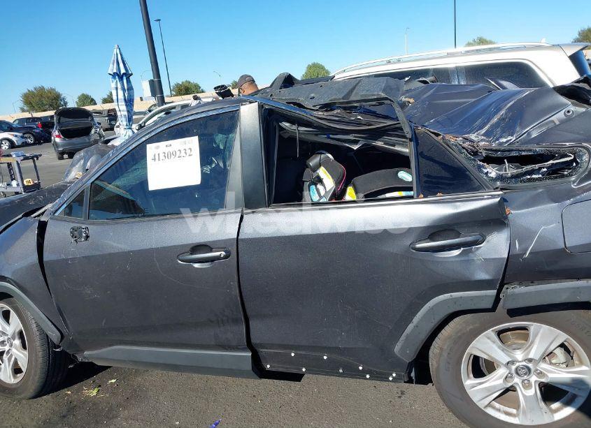 Photo 15 of 2020 Toyota Rav4 (VIN 2T3W1RFV9LW102721)