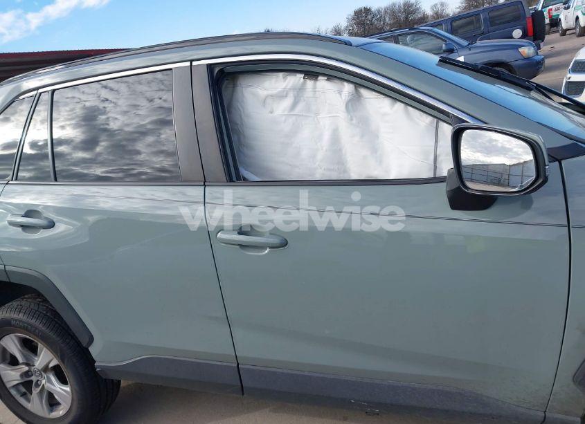 Photo 13 of 2021 Toyota Rav4 XLE (VIN 2T3W1RFV9MC091948)