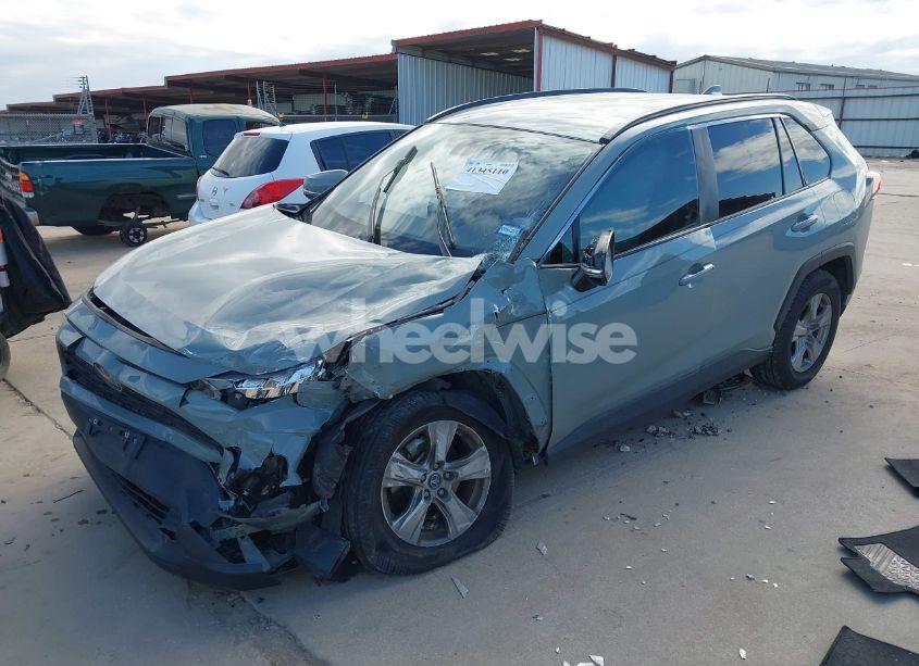 Photo 2 of 2021 Toyota Rav4 XLE (VIN 2T3W1RFV9MC091948)