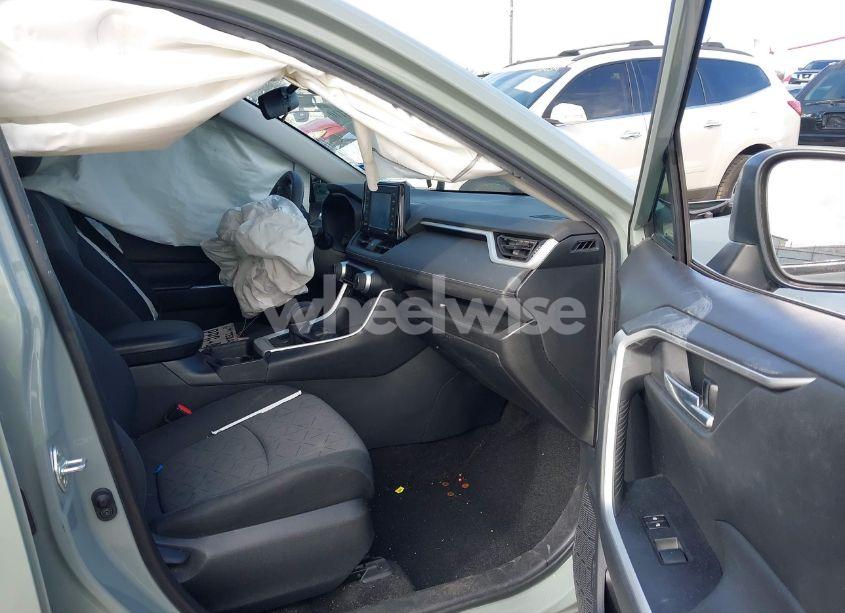 Photo 5 of 2021 Toyota Rav4 XLE (VIN 2T3W1RFV9MC091948)