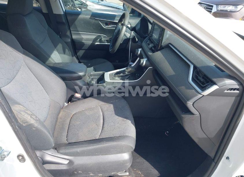 Photo 5 of 2021 Toyota Rav4 XLE (VIN 2T3W1RFV9MC095661)