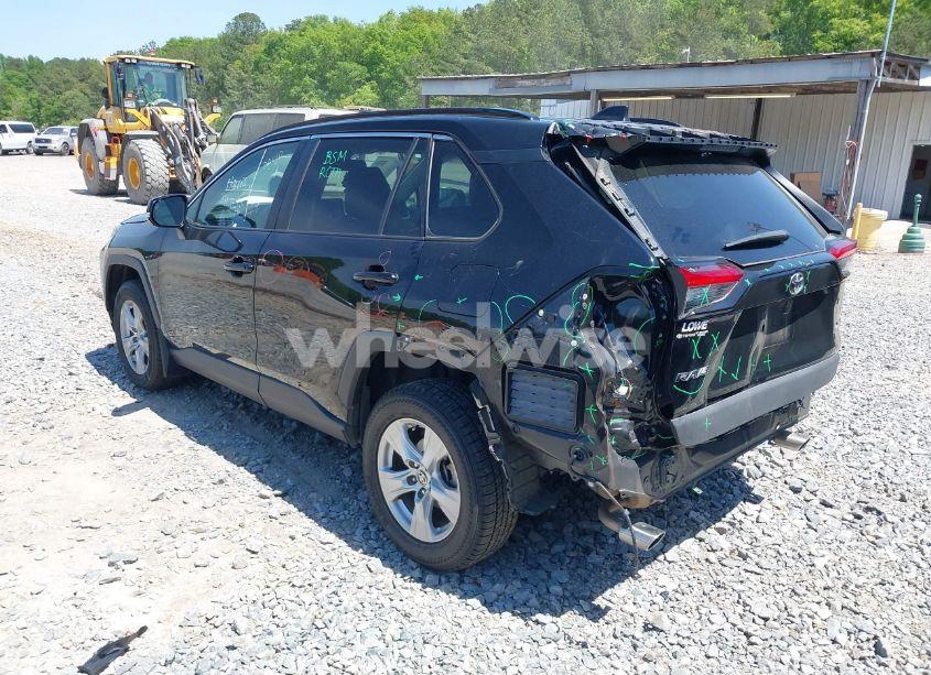 Photo 3 of 2021 Toyota Rav4 XLE (VIN 2T3W1RFV9MC136466)