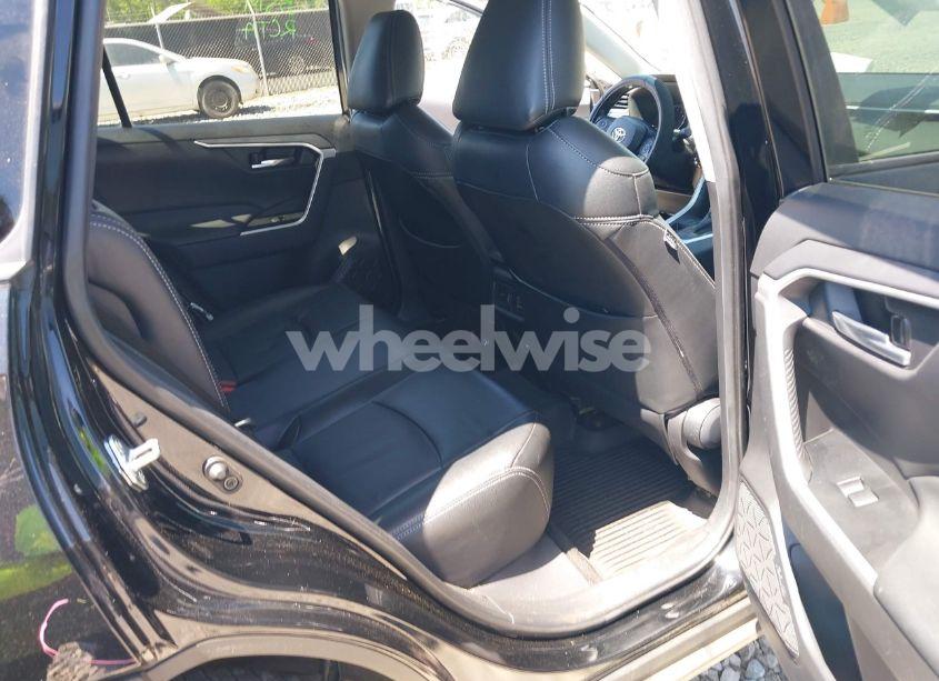 Photo 8 of 2021 Toyota Rav4 XLE (VIN 2T3W1RFV9MC136466)