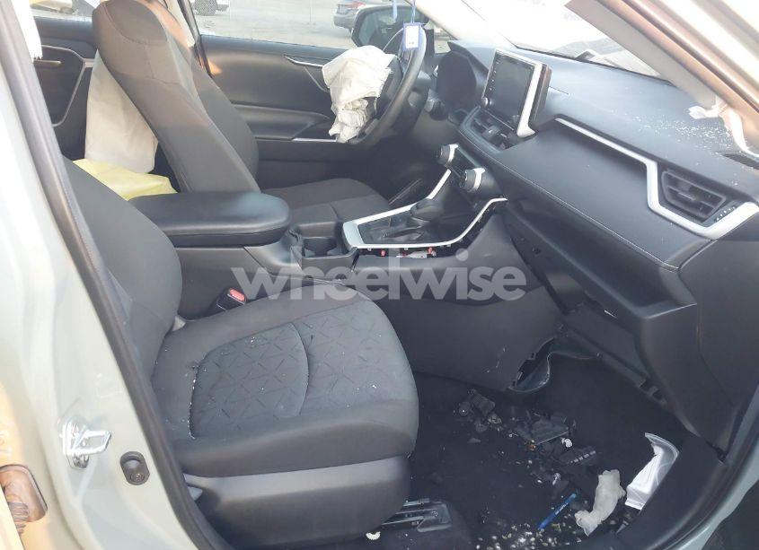Photo 5 of 2021 Toyota Rav4 XLE (VIN 2T3W1RFV9MW166274)