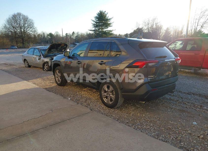 Photo 3 of 2022 Toyota Rav4 XLE (VIN 2T3W1RFV9NC187550)