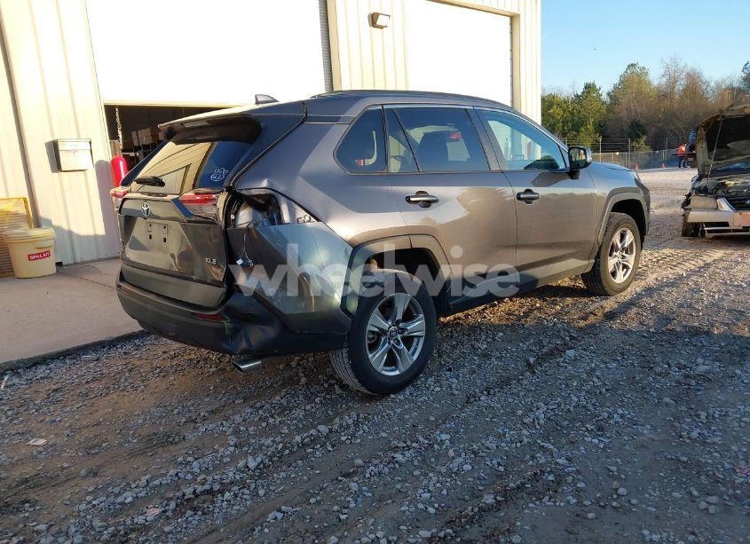 Photo 4 of 2022 Toyota Rav4 XLE (VIN 2T3W1RFV9NC187550)