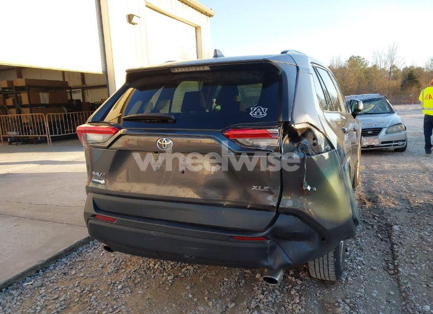 Photo 6 of 2022 Toyota Rav4 XLE (VIN 2T3W1RFV9NC187550)