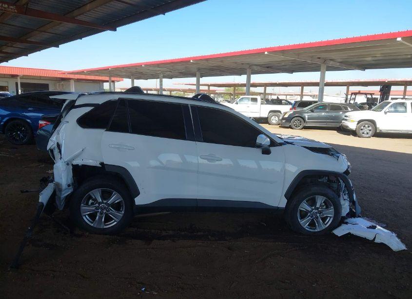 Photo 12 of 2022 Toyota Rav4 XLE (VIN 2T3W1RFV9NC210258)