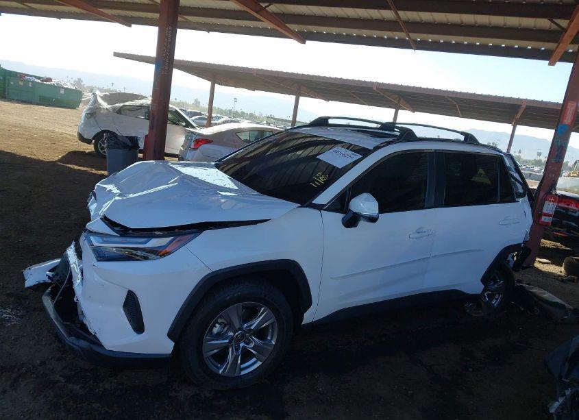 Photo 13 of 2022 Toyota Rav4 XLE (VIN 2T3W1RFV9NC210258)