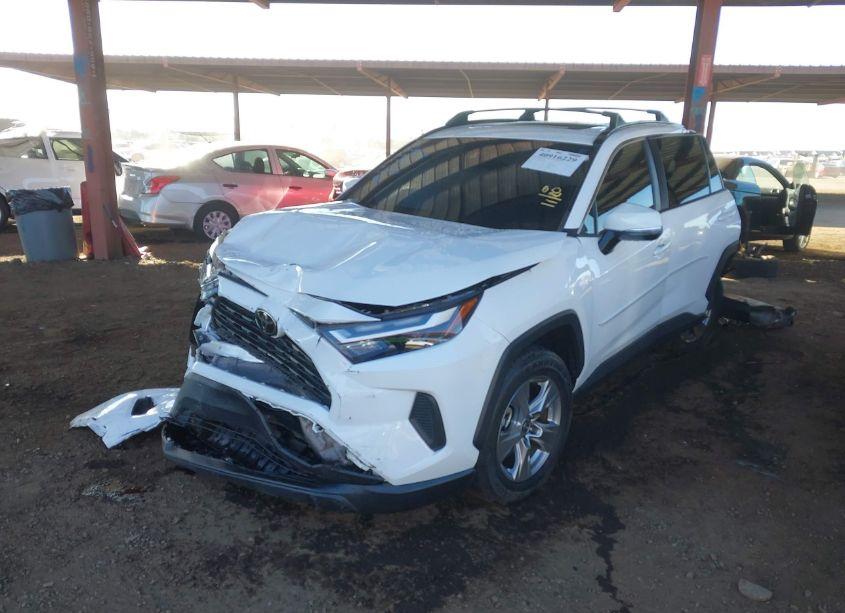 Photo 2 of 2022 Toyota Rav4 XLE (VIN 2T3W1RFV9NC210258)