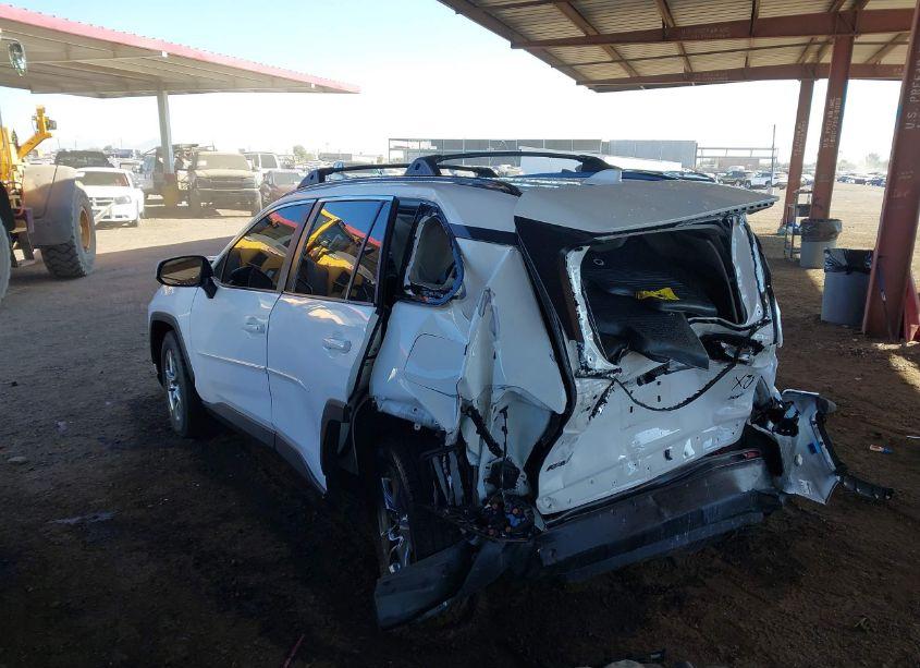 Photo 3 of 2022 Toyota Rav4 XLE (VIN 2T3W1RFV9NC210258)