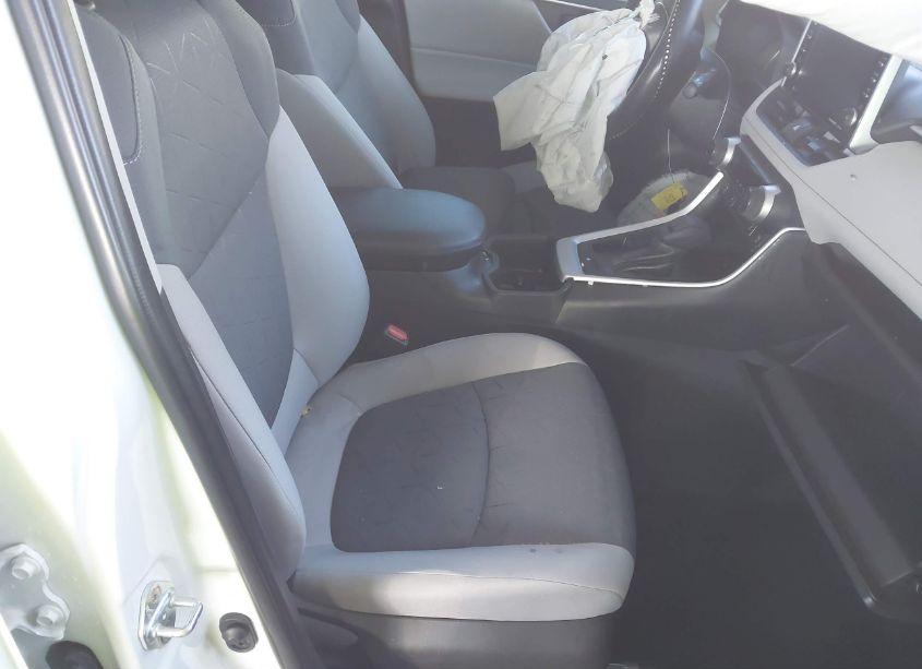 Photo 5 of 2022 Toyota Rav4 XLE (VIN 2T3W1RFV9NC210258)