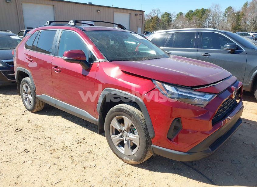 2022 Toyota Rav4 XLE (VIN 2T3W1RFV9NW186218) main photo