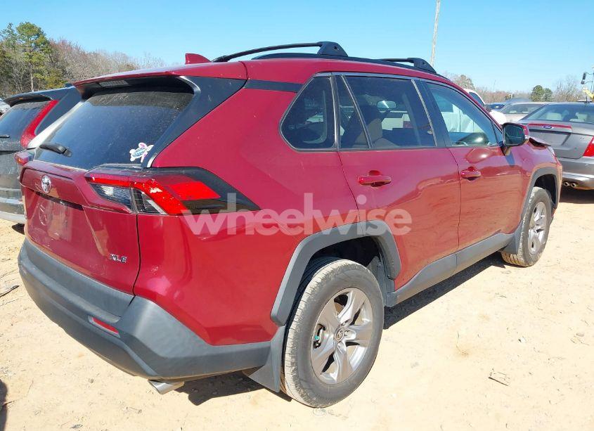 Photo 4 of 2022 Toyota Rav4 XLE (VIN 2T3W1RFV9NW186218)