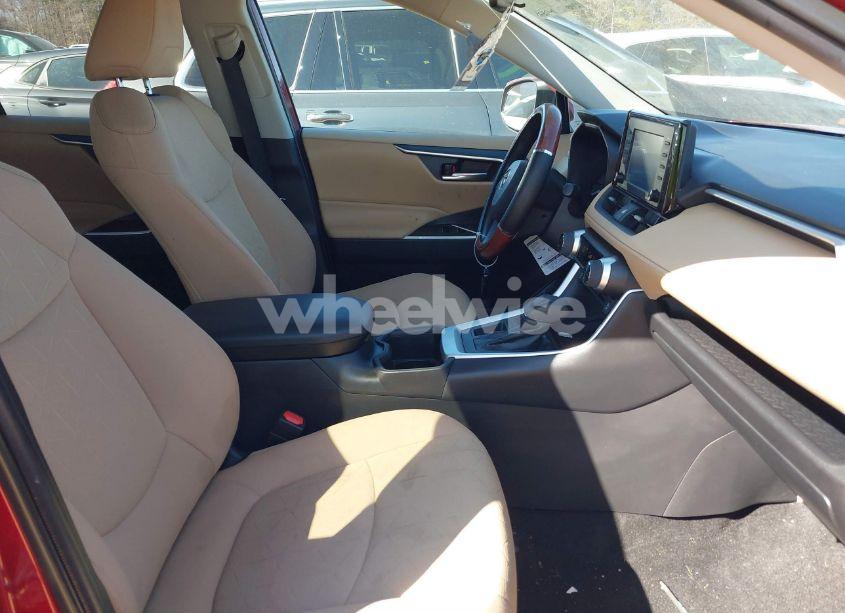 Photo 5 of 2022 Toyota Rav4 XLE (VIN 2T3W1RFV9NW186218)