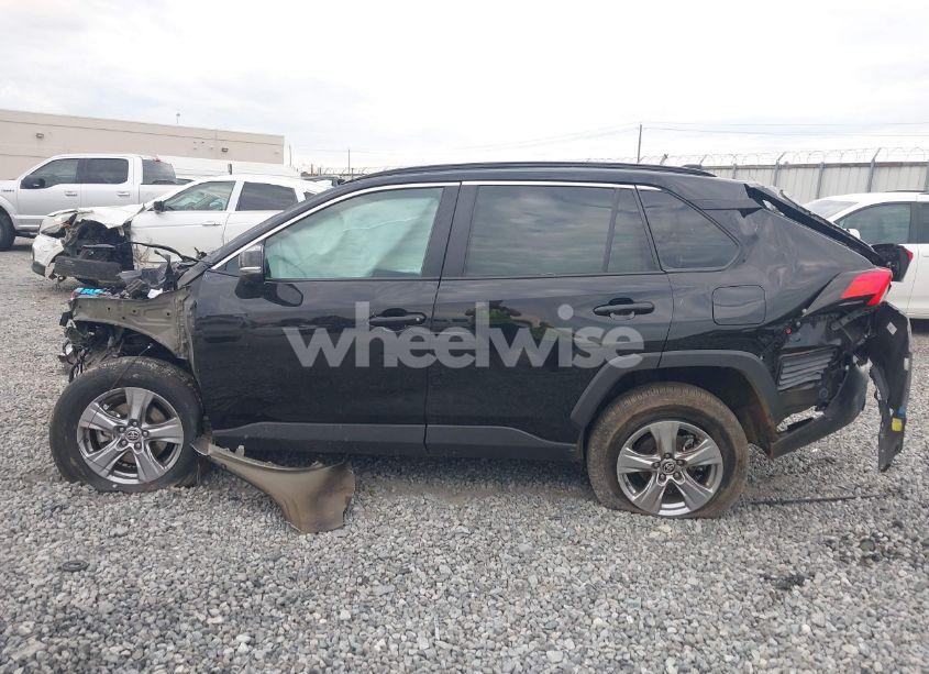 Photo 14 of 2022 Toyota Rav4 XLE (VIN 2T3W1RFV9NW198840)