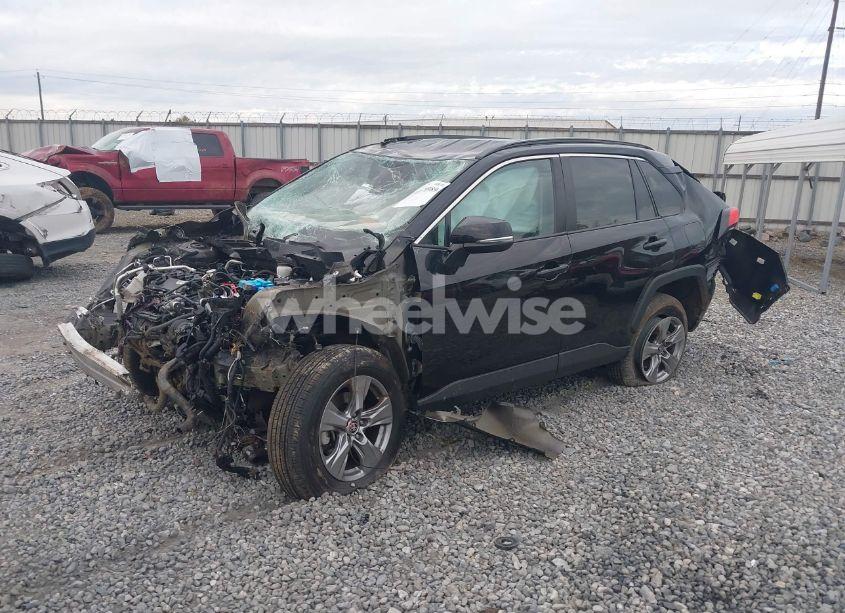 Photo 2 of 2022 Toyota Rav4 XLE (VIN 2T3W1RFV9NW198840)