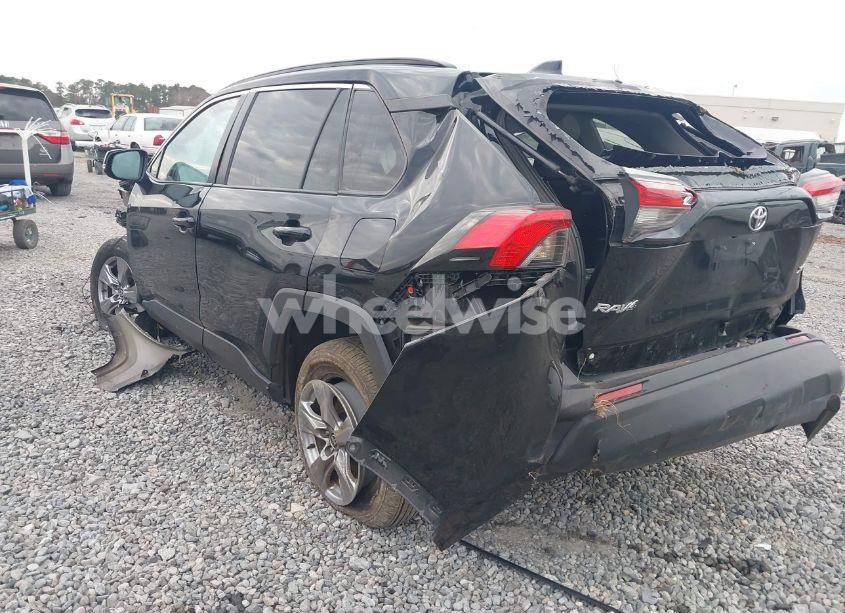 Photo 3 of 2022 Toyota Rav4 XLE (VIN 2T3W1RFV9NW198840)