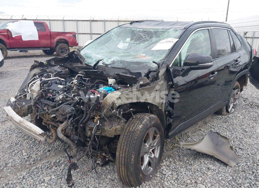 Photo 6 of 2022 Toyota Rav4 XLE (VIN 2T3W1RFV9NW198840)