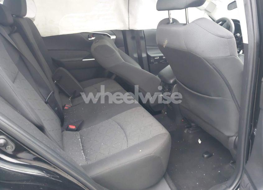 Photo 8 of 2022 Toyota Rav4 XLE (VIN 2T3W1RFV9NW198840)