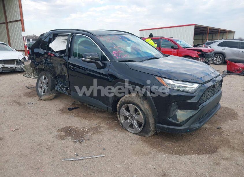 2023 Toyota Rav4 XLE (VIN 2T3W1RFV9PW286693) main photo