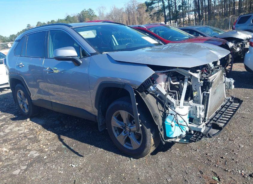 2024 Toyota Rav4 XLE (VIN 2T3W1RFV9RC254640) main photo