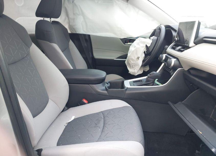 Photo 5 of 2024 Toyota Rav4 XLE (VIN 2T3W1RFV9RC263273)