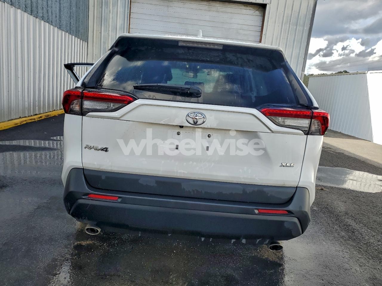 Photo 6 of 2024 TOYOTA RAV4 XLE (VIN 2T3W1RFV9RC278243)