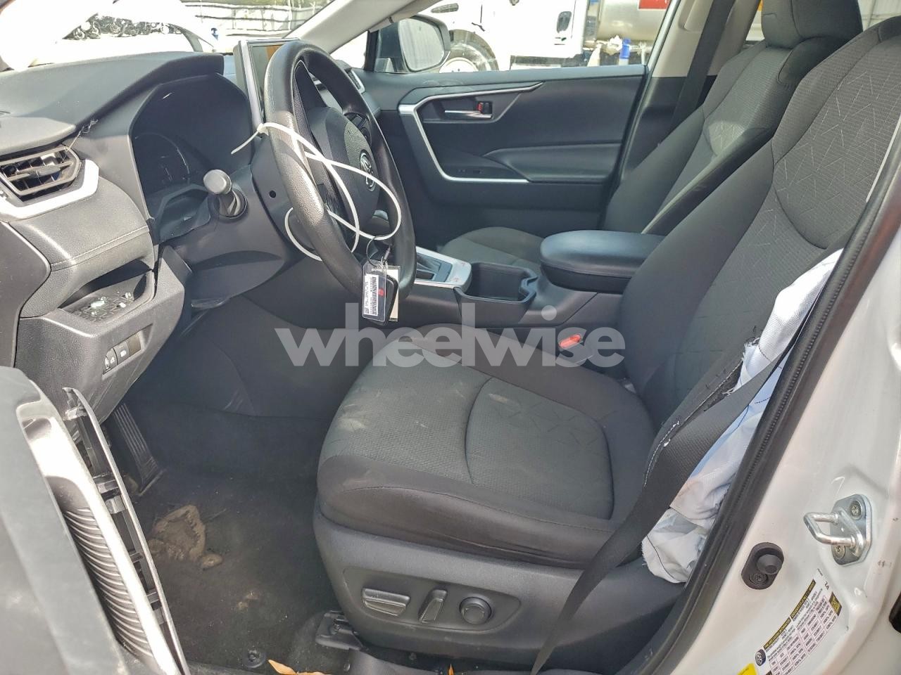 Photo 7 of 2024 TOYOTA RAV4 XLE (VIN 2T3W1RFV9RC278243)