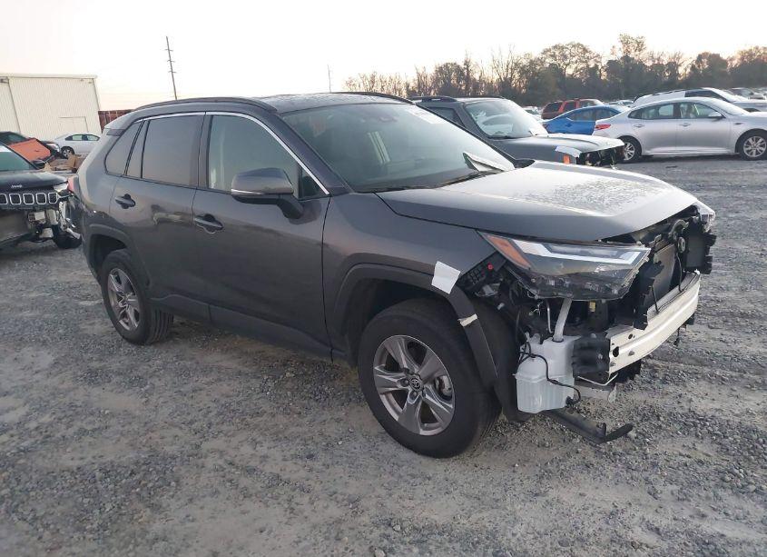 2024 Toyota Rav4 XLE (VIN 2T3W1RFV9RW303530) main photo