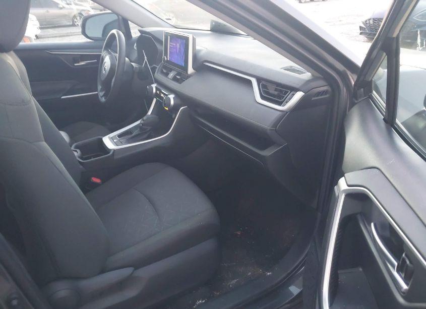 Photo 5 of 2024 Toyota Rav4 XLE (VIN 2T3W1RFV9RW303530)