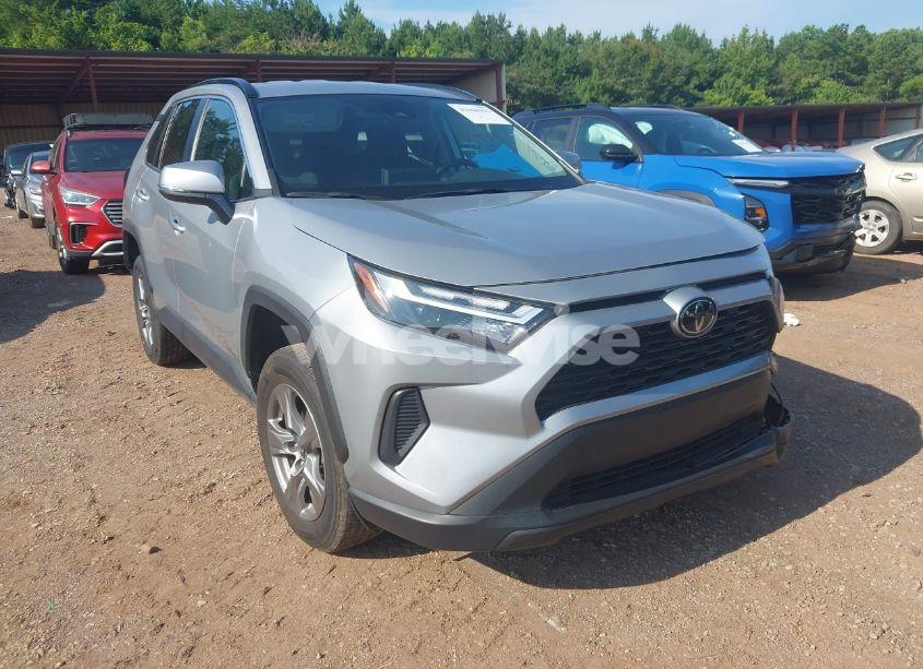 2024 Toyota Rav4 XLE (VIN 2T3W1RFV9RW314785) main photo