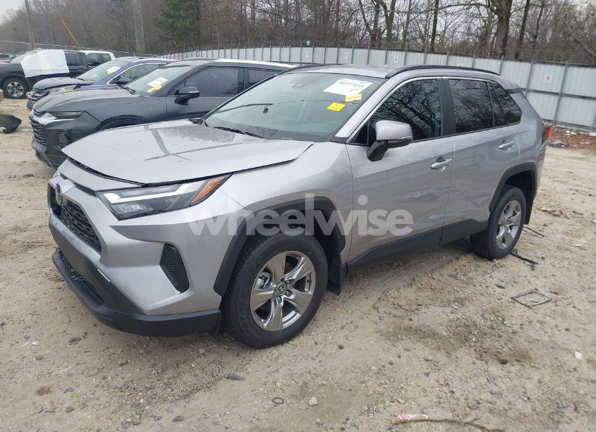 Photo 2 of 2025 Toyota Rav4 XLE (VIN 2T3W1RFV9SC304653)