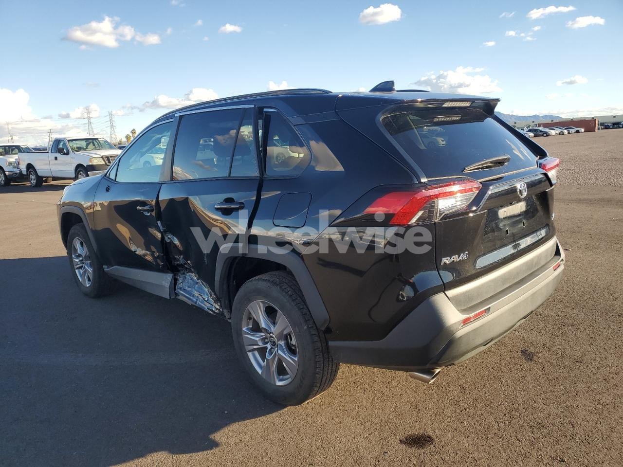 Photo 2 of 2025 TOYOTA RAV4 XLE (VIN 2T3W1RFV9SC307682)