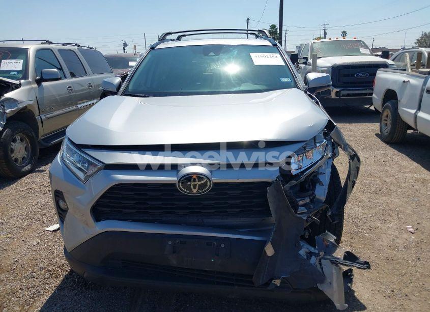 Photo 13 of 2019 Toyota Rav4 XLE (VIN 2T3W1RFVXKC023834)