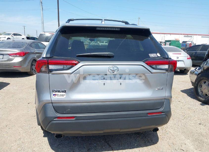 Photo 17 of 2019 Toyota Rav4 XLE (VIN 2T3W1RFVXKC023834)