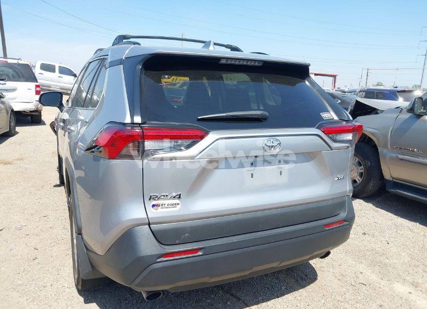 Photo 3 of 2019 Toyota Rav4 XLE (VIN 2T3W1RFVXKC023834)