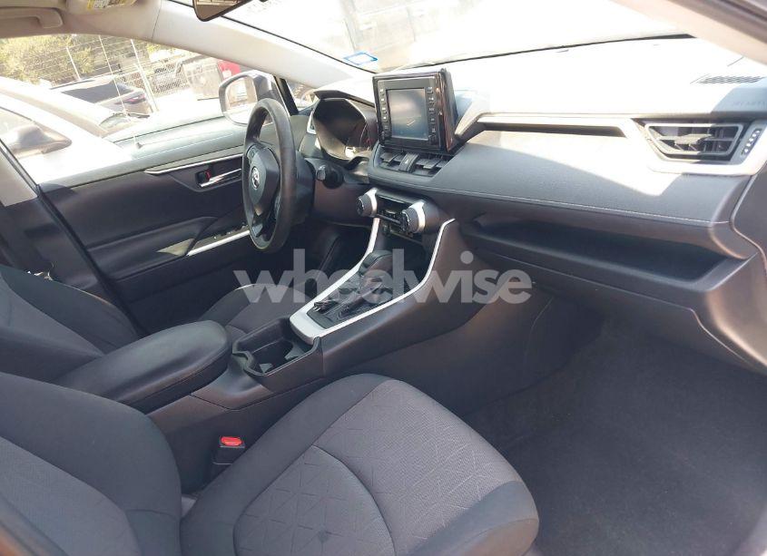 Photo 5 of 2019 Toyota Rav4 XLE (VIN 2T3W1RFVXKC023834)