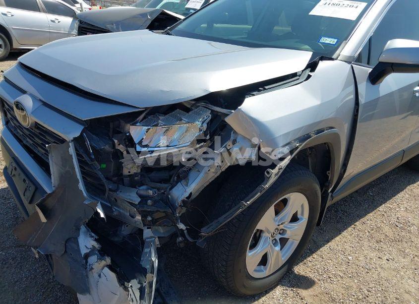 Photo 6 of 2019 Toyota Rav4 XLE (VIN 2T3W1RFVXKC023834)