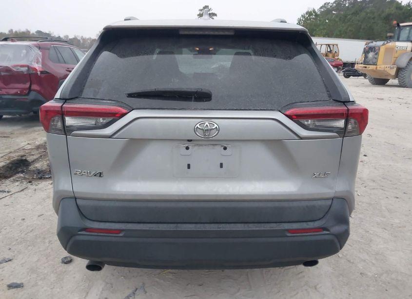 Photo 16 of 2019 Toyota Rav4 XLE (VIN 2T3W1RFVXKW013982)