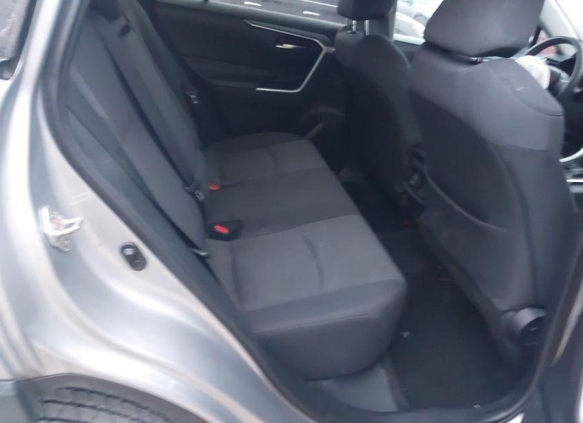 Photo 8 of 2019 Toyota Rav4 XLE (VIN 2T3W1RFVXKW013982)