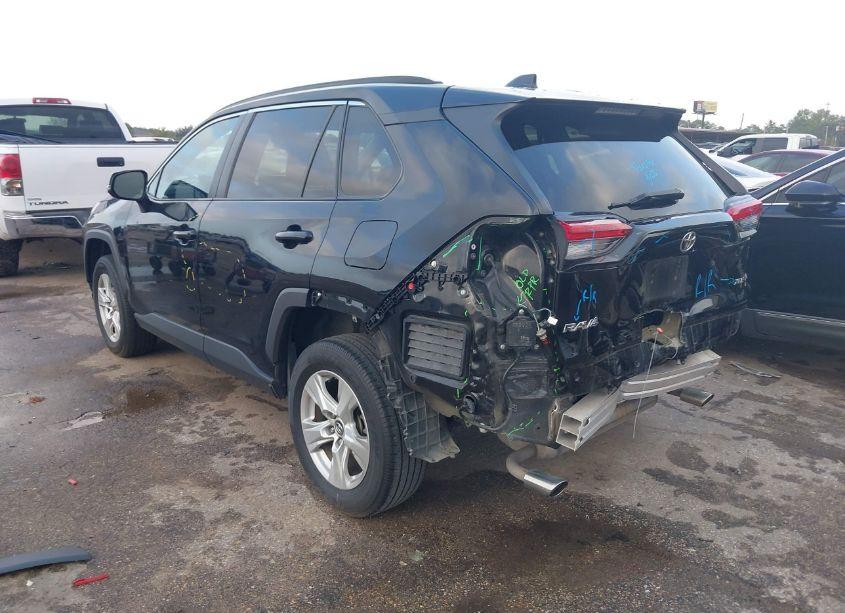 Photo 3 of 2020 Toyota Rav4 XLE (VIN 2T3W1RFVXLC036245)