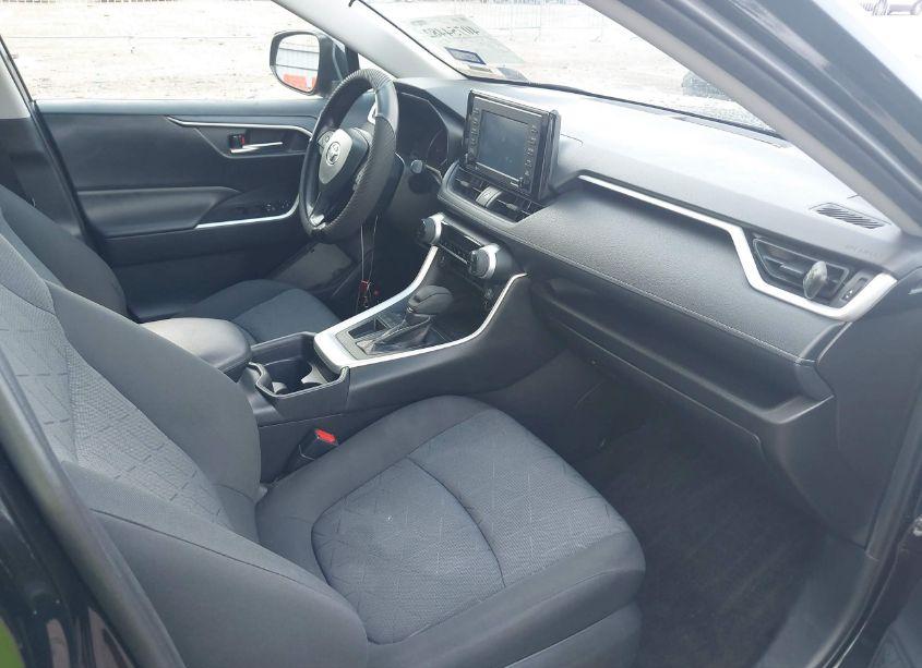 Photo 5 of 2020 Toyota Rav4 XLE (VIN 2T3W1RFVXLC036245)