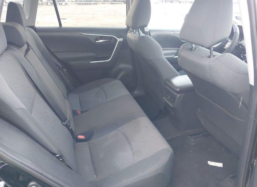 Photo 8 of 2020 Toyota Rav4 XLE (VIN 2T3W1RFVXLC036245)