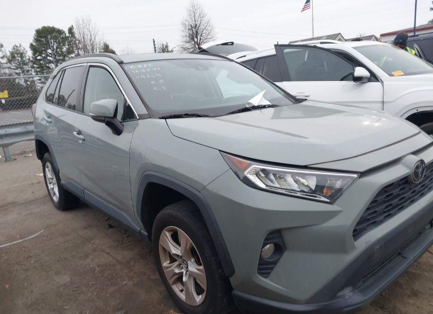 Photo 12 of 2020 Toyota Rav4 XLE (VIN 2T3W1RFVXLC044264)