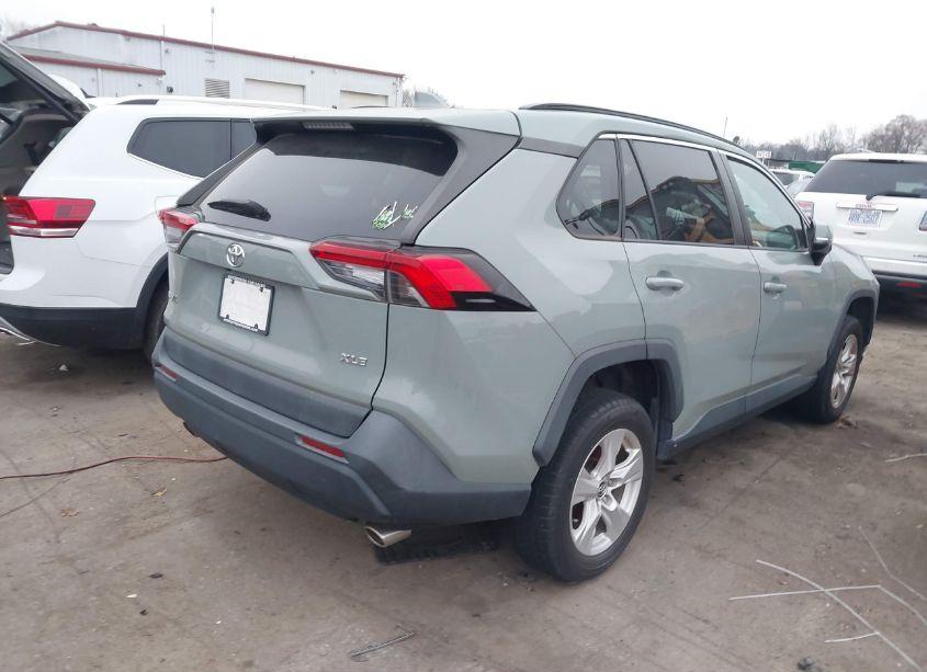 Photo 4 of 2020 Toyota Rav4 XLE (VIN 2T3W1RFVXLC044264)