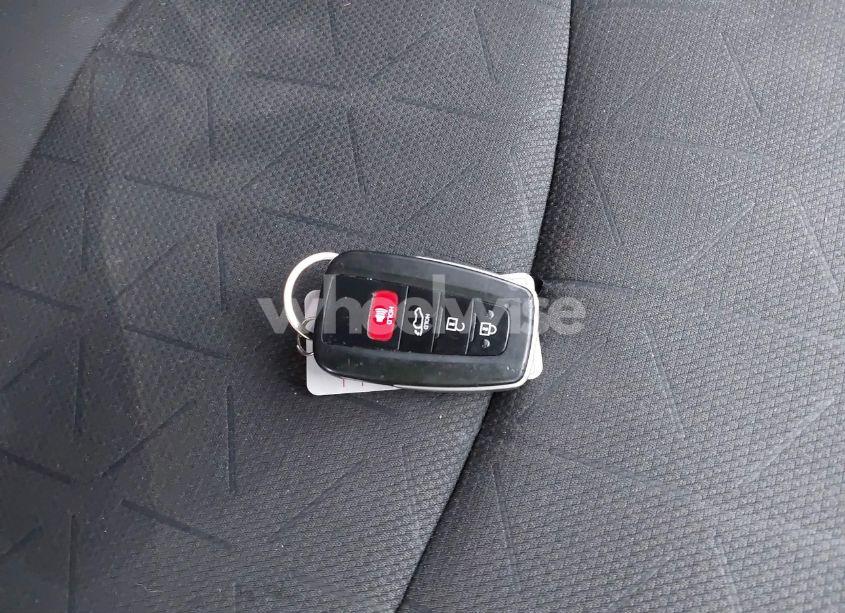 Photo 11 of 2020 Toyota Rav4 XLE (VIN 2T3W1RFVXLC053224)