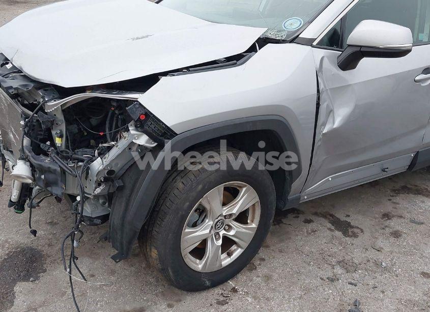 Photo 17 of 2020 Toyota Rav4 XLE (VIN 2T3W1RFVXLC053224)