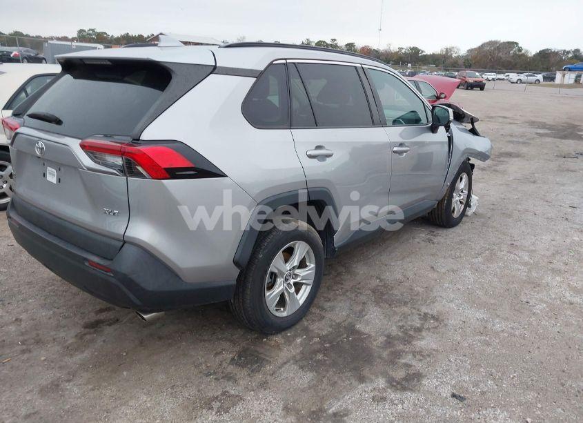 Photo 4 of 2020 Toyota Rav4 XLE (VIN 2T3W1RFVXLC053224)