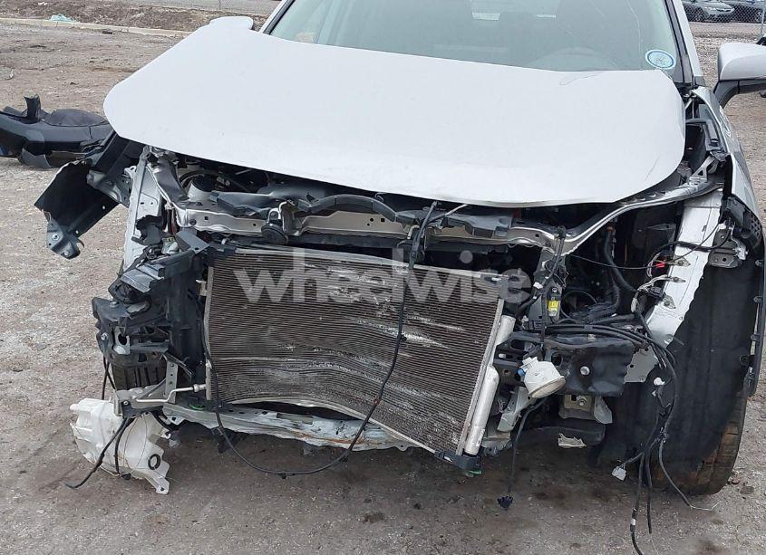 Photo 6 of 2020 Toyota Rav4 XLE (VIN 2T3W1RFVXLC053224)